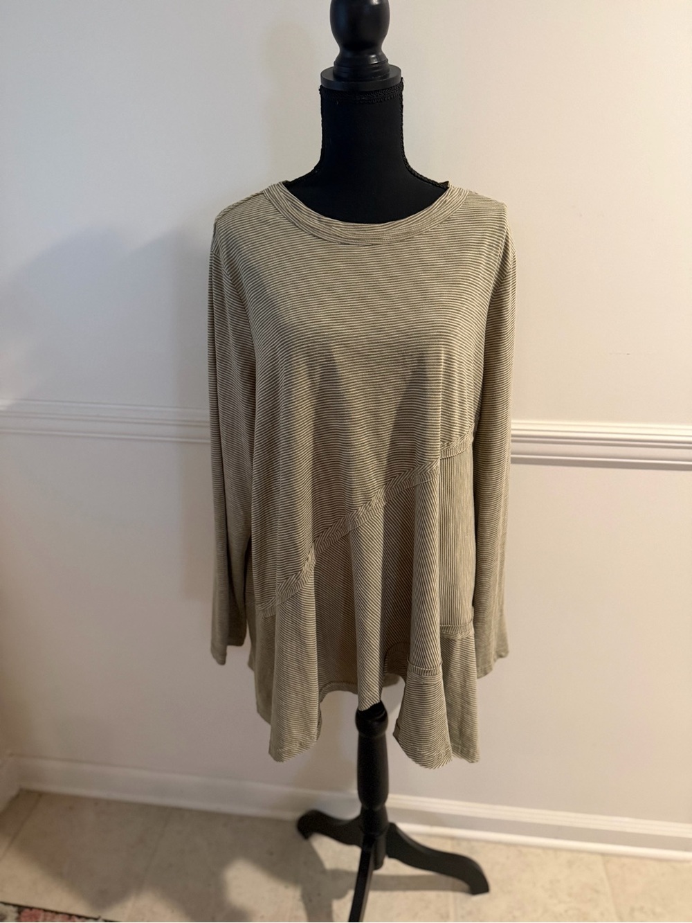 EASEL Top